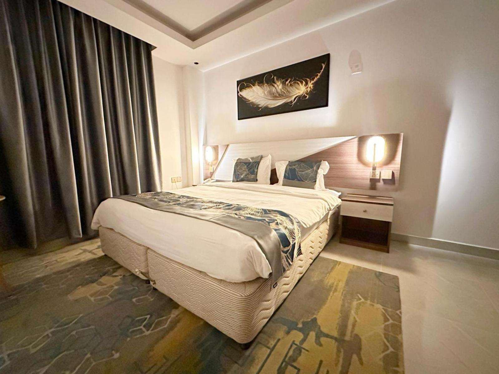 F & H Hotel 2*