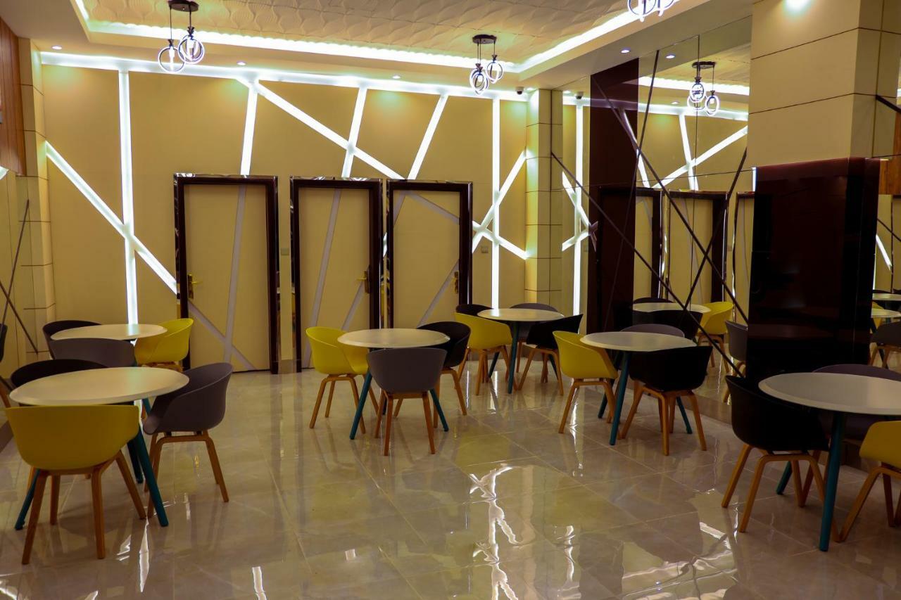 Hotel F & H
